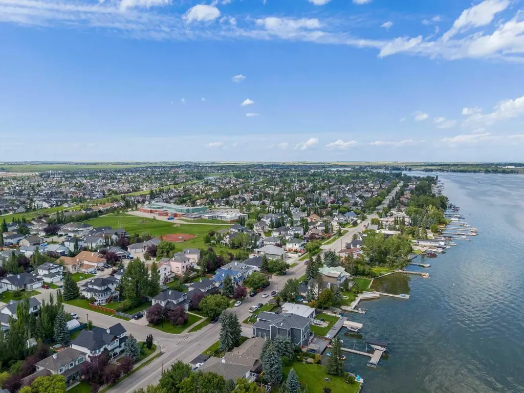 828 West Chestermere Chestermere AB T1X 1B6