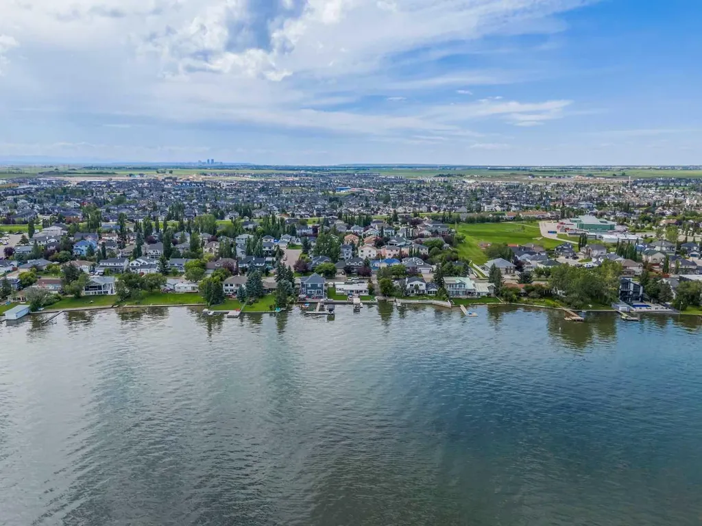 828 West Chestermere Chestermere AB T1X 1B6