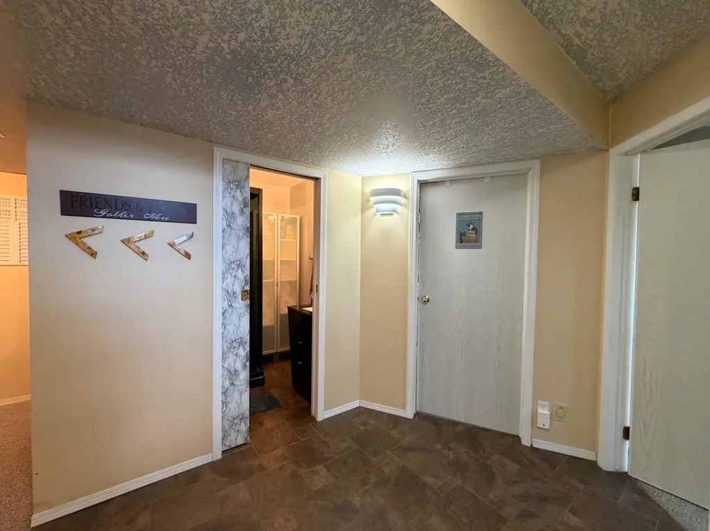 5910 10 Avenue Edson AB T7E 1J3