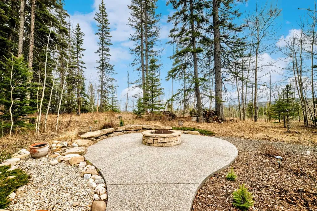 314 Hawk's Nest Hollow Priddis Greens AB T0L 1W0