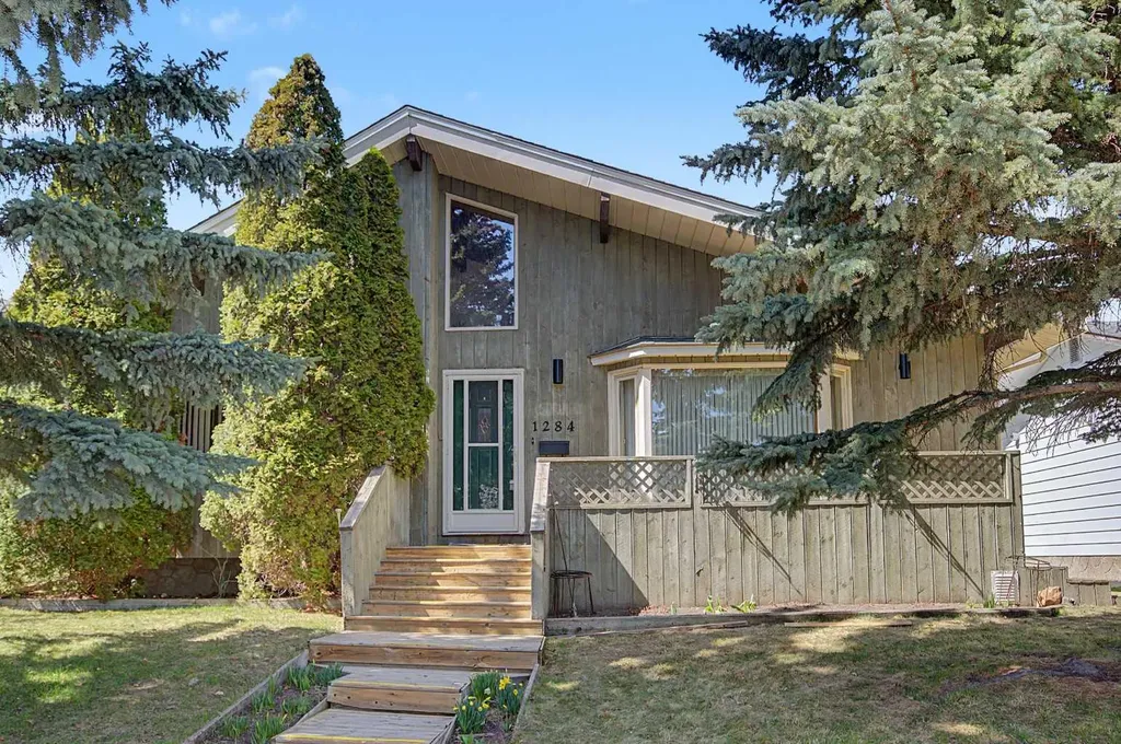 1284 Hunterburn Crescent NW Calgary AB T2K 4T2