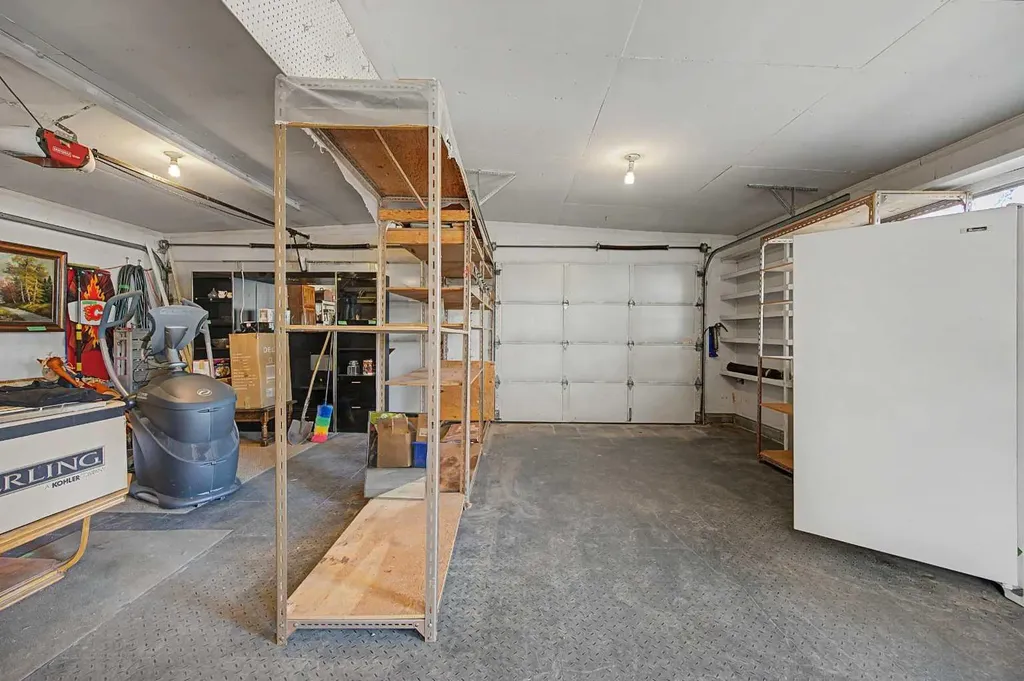 1284 Hunterburn Crescent NW Calgary AB T2K 4T2