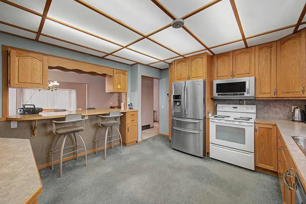 1284 Hunterburn Crescent NW Calgary AB T2K 4T2