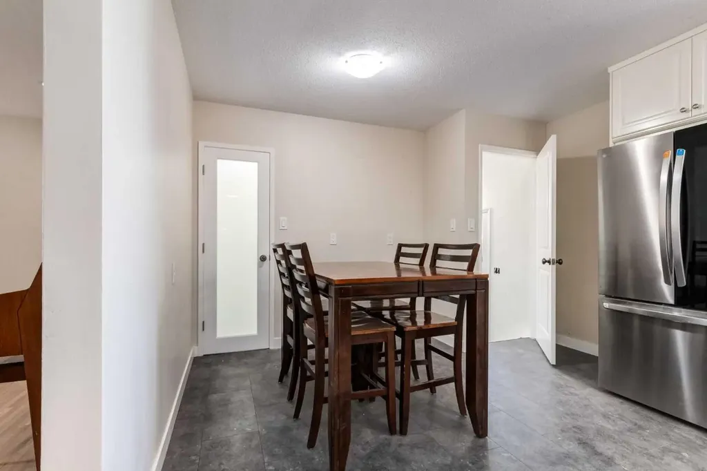 840 Raynard Crescent SE Calgary AB T2A 1X7