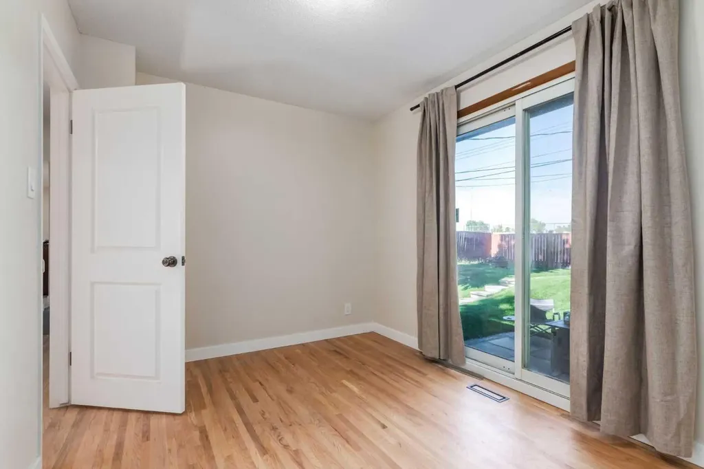 840 Raynard Crescent SE Calgary AB T2A 1X7