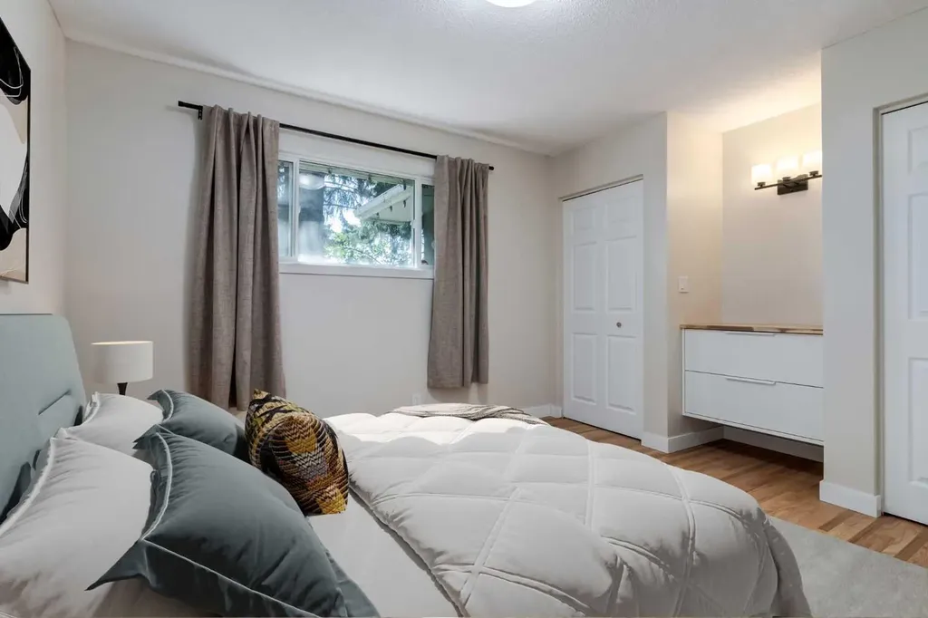 840 Raynard Crescent SE Calgary AB T2A 1X7