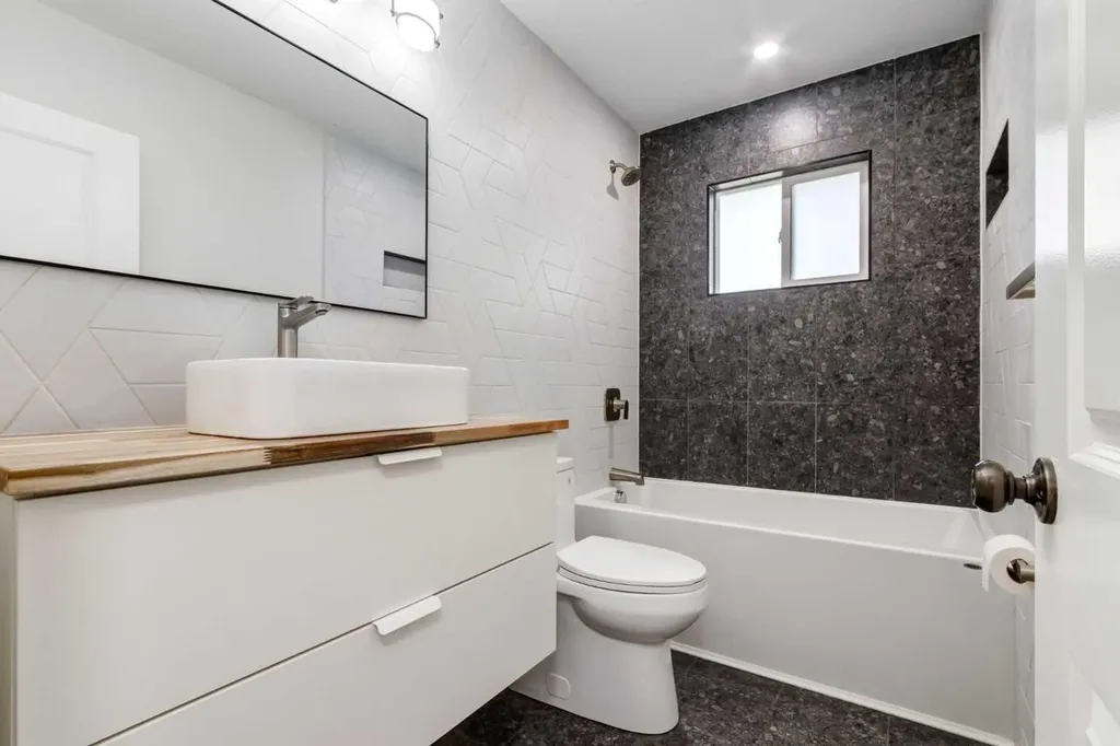 840 Raynard Crescent SE Calgary AB T2A 1X7