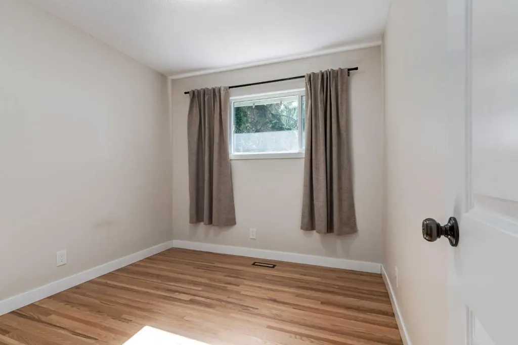 840 Raynard Crescent SE Calgary AB T2A 1X7