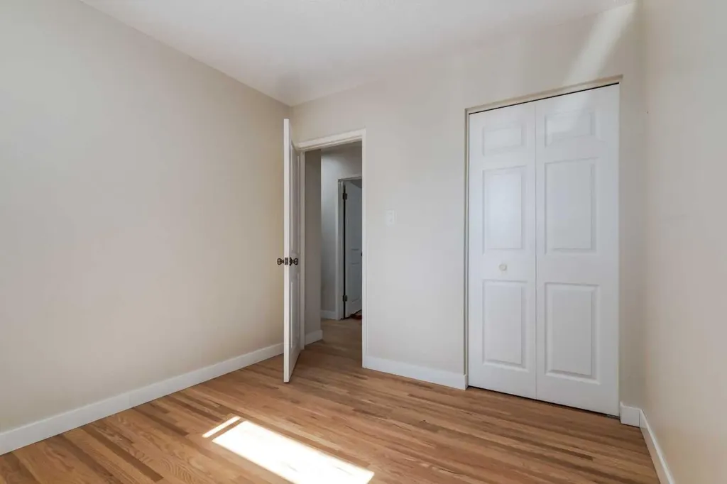 840 Raynard Crescent SE Calgary AB T2A 1X7