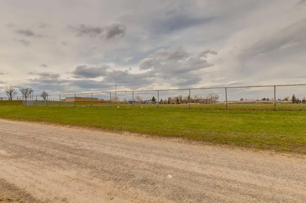 840 Raynard Crescent SE Calgary AB T2A 1X7