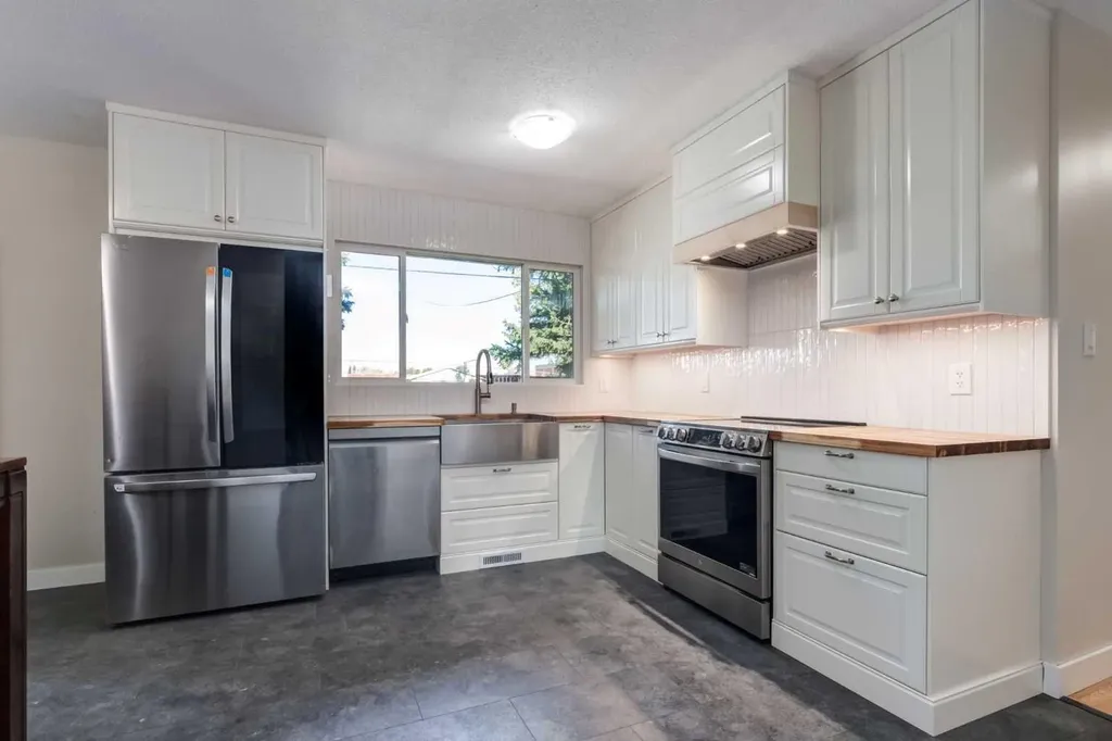 840 Raynard Crescent SE Calgary AB T2A 1X7