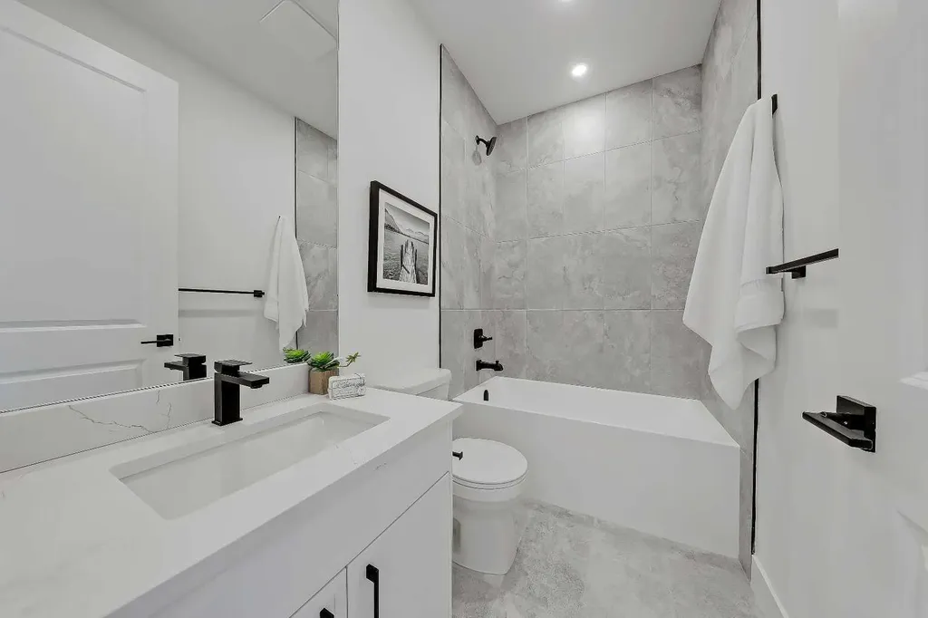 520 22 Avenue NW Calgary AB T2M 1N6