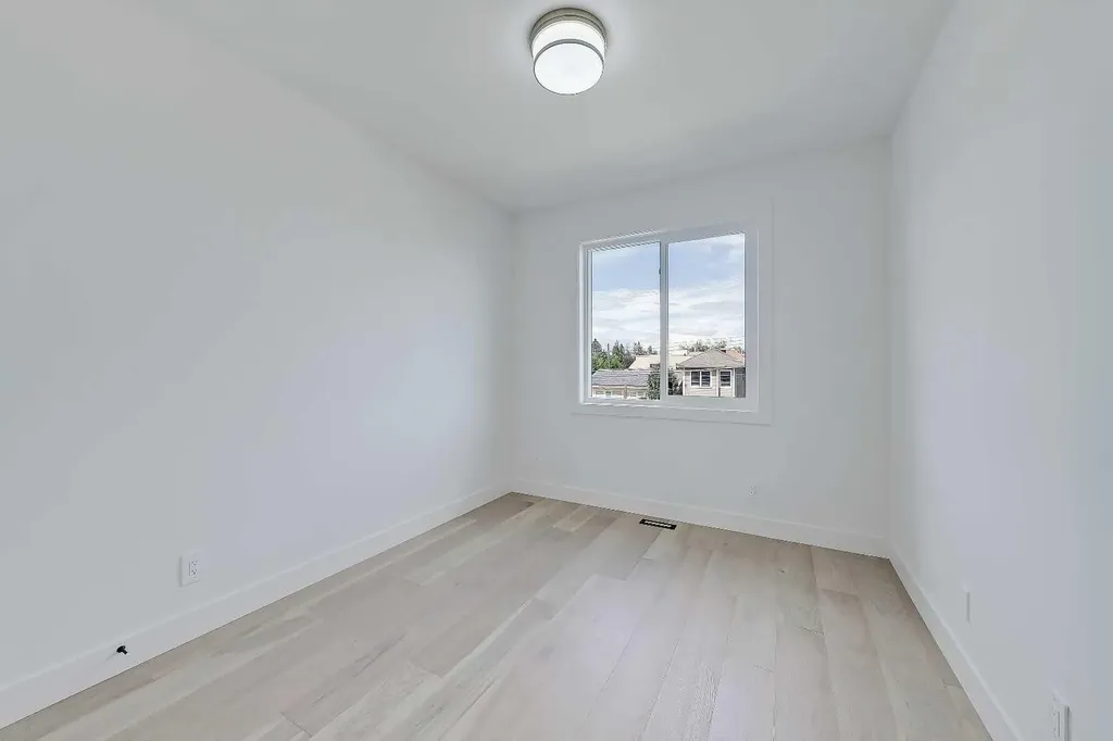 520 22 Avenue NW Calgary AB T2M 1N6