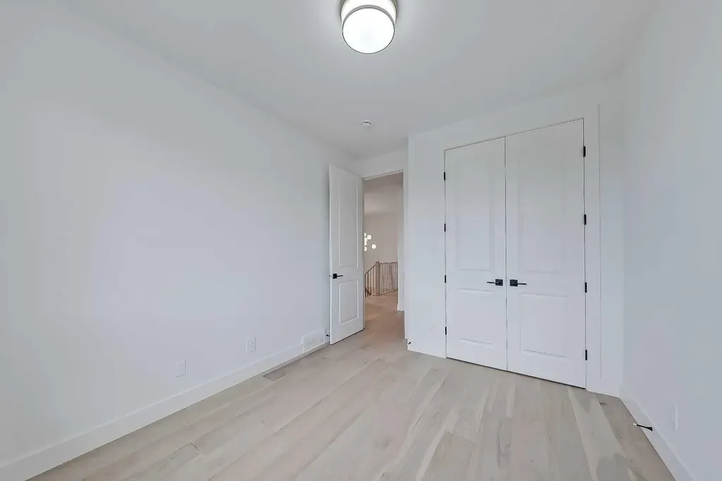 520 22 Avenue NW Calgary AB T2M 1N6