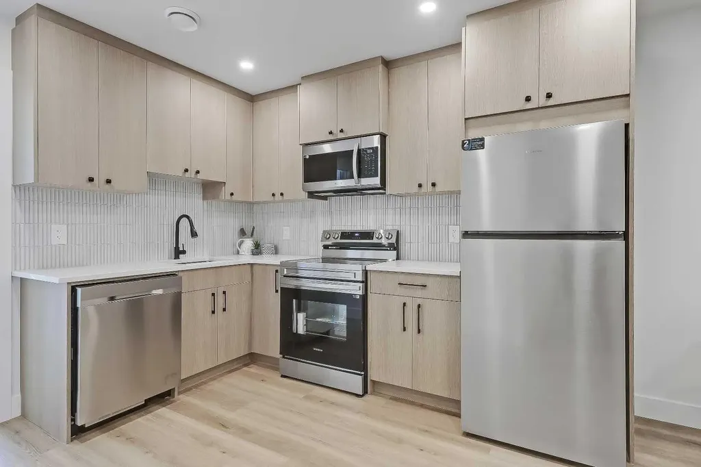 520 22 Avenue NW Calgary AB T2M 1N6