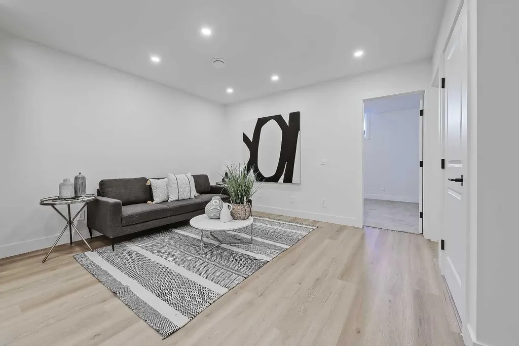 520 22 Avenue NW Calgary AB T2M 1N6