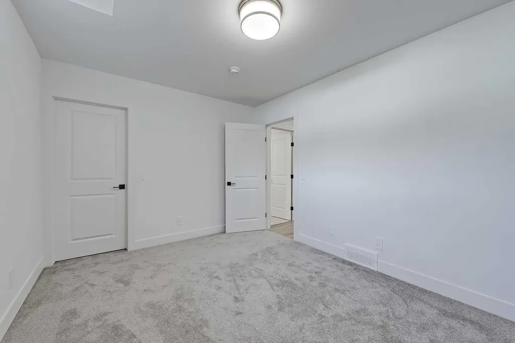 520 22 Avenue NW Calgary AB T2M 1N6