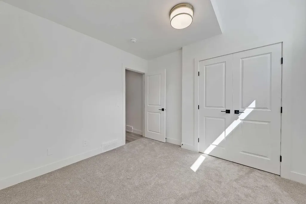 520 22 Avenue NW Calgary AB T2M 1N6