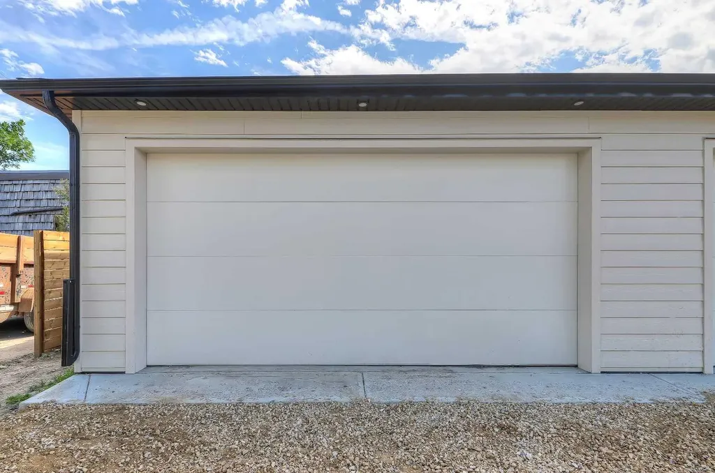 520 22 Avenue NW Calgary AB T2M 1N6