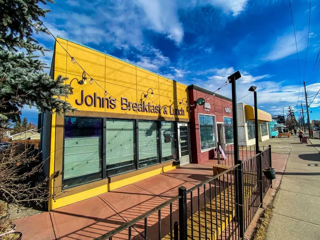 520 22 Avenue NW Calgary AB T2M 1N6