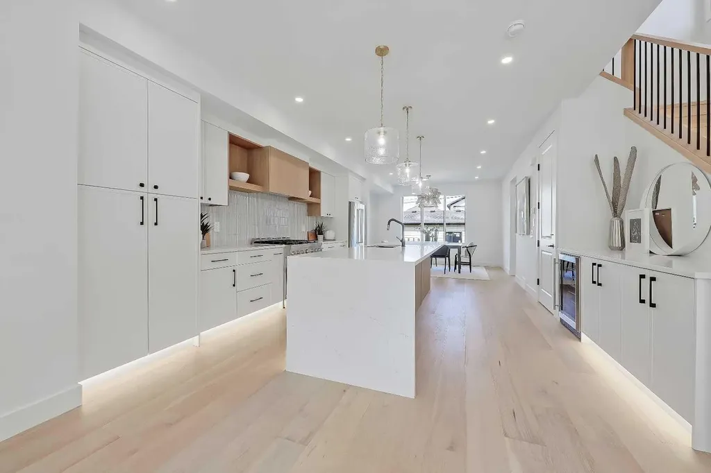 520 22 Avenue NW Calgary AB T2M 1N6