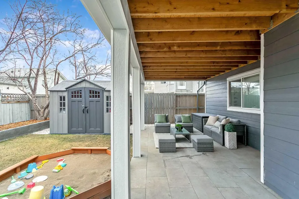 59 Rivercroft Close SE Calgary AB T2C 3X2