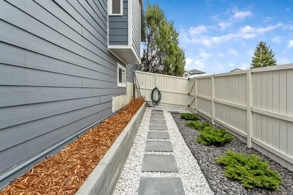 59 Rivercroft Close SE Calgary AB T2C 3X2