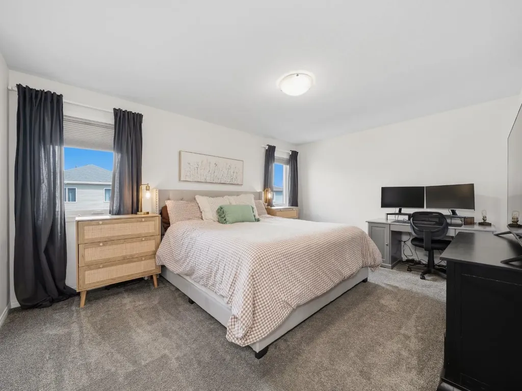 414 Windrow Common SW Airdrie AB T4B 4K4