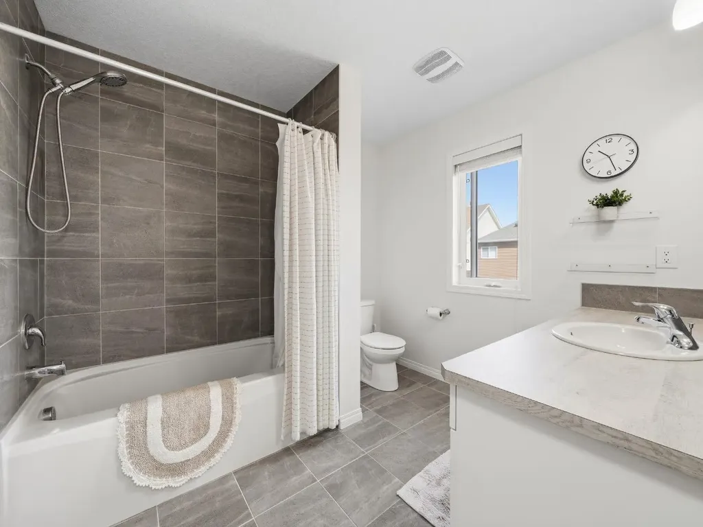 414 Windrow Common SW Airdrie AB T4B 4K4