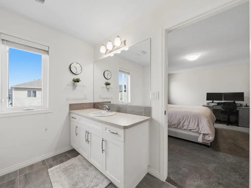 414 Windrow Common SW Airdrie AB T4B 4K4