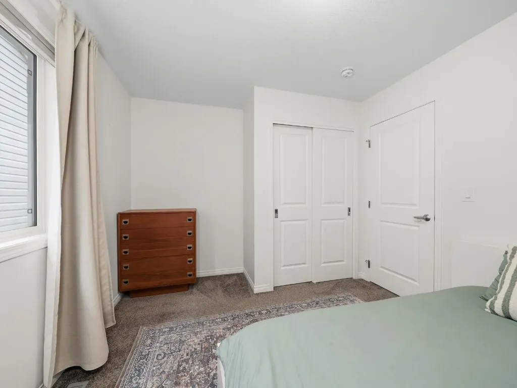 414 Windrow Common SW Airdrie AB T4B 4K4