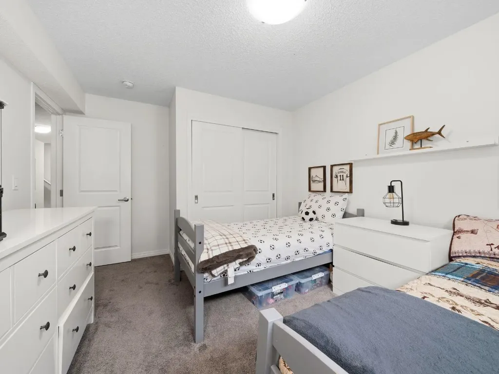 414 Windrow Common SW Airdrie AB T4B 4K4