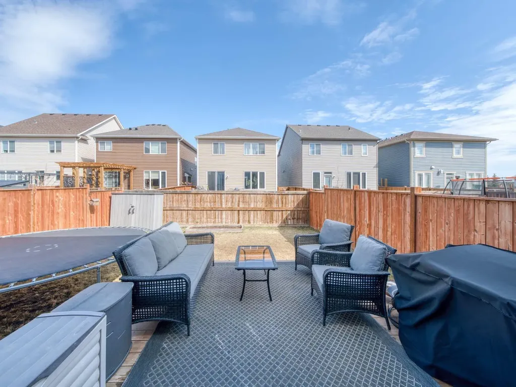 414 Windrow Common SW Airdrie AB T4B 4K4