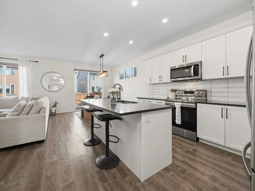 414 Windrow Common SW Airdrie AB T4B 4K4