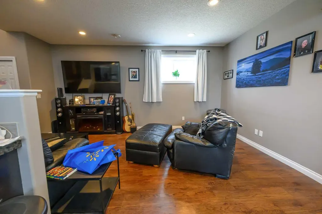 11514 75 Avenue Grande Prairie AB T8W 0J4