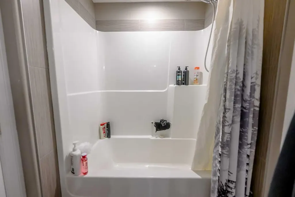 11514 75 Avenue Grande Prairie AB T8W 0J4