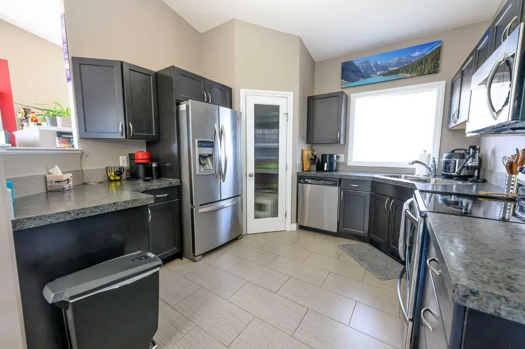 11514 75 Avenue Grande Prairie AB T8W 0J4
