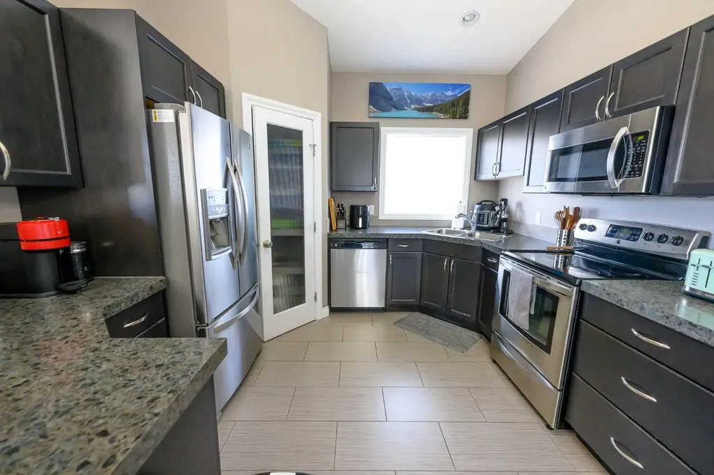 11514 75 Avenue Grande Prairie AB T8W 0J4