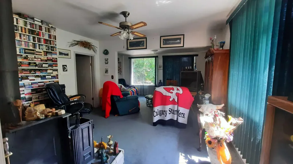 227 6 Street Drumheller AB T0J1B0