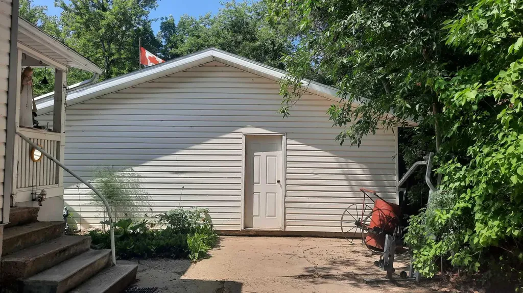 227 6 Street Drumheller AB T0J1B0