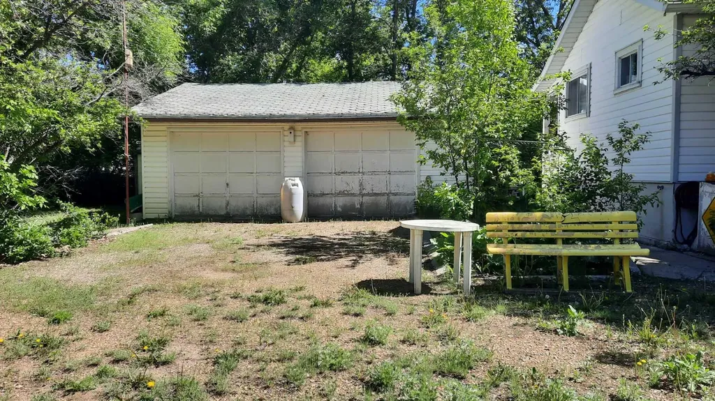 227 6 Street Drumheller AB T0J1B0
