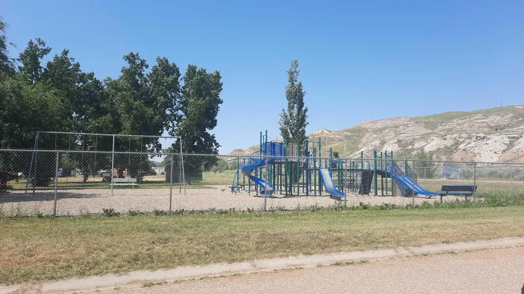 227 6 Street Drumheller AB T0J1B0