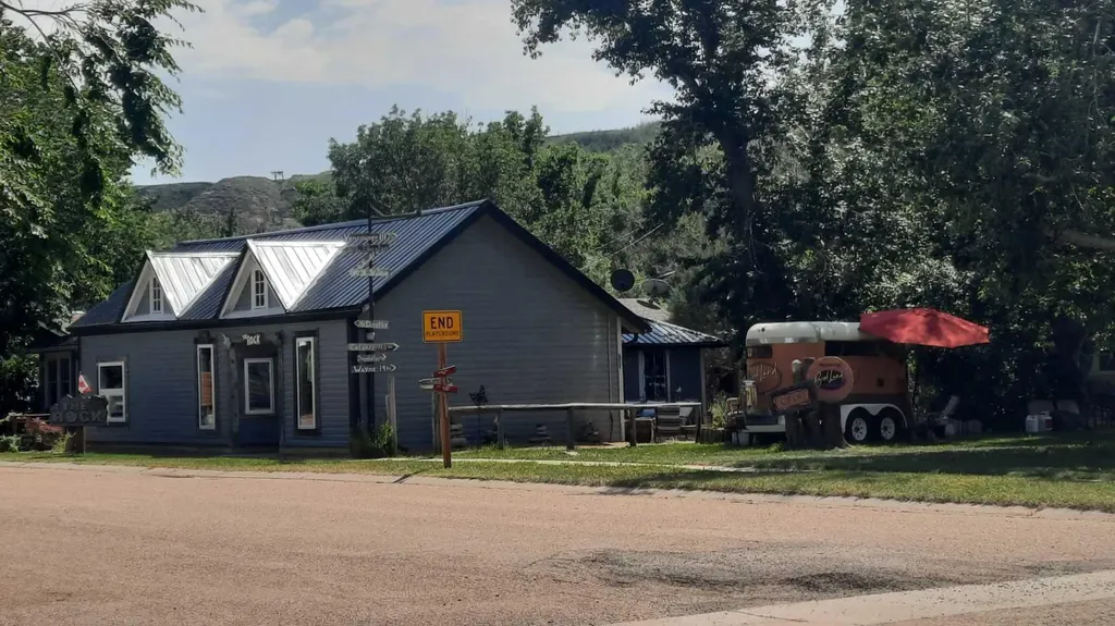 227 6 Street Drumheller AB T0J1B0