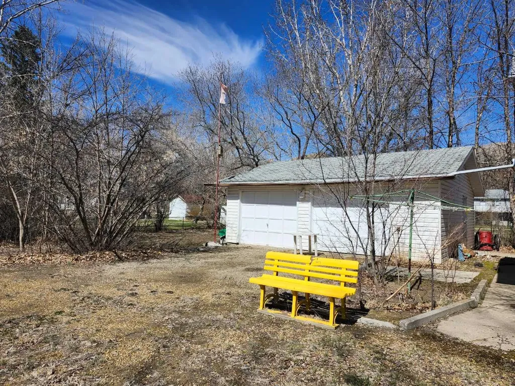 227 6 Street Drumheller AB T0J1B0