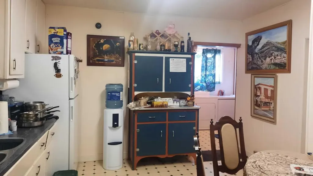 227 6 Street Drumheller AB T0J1B0