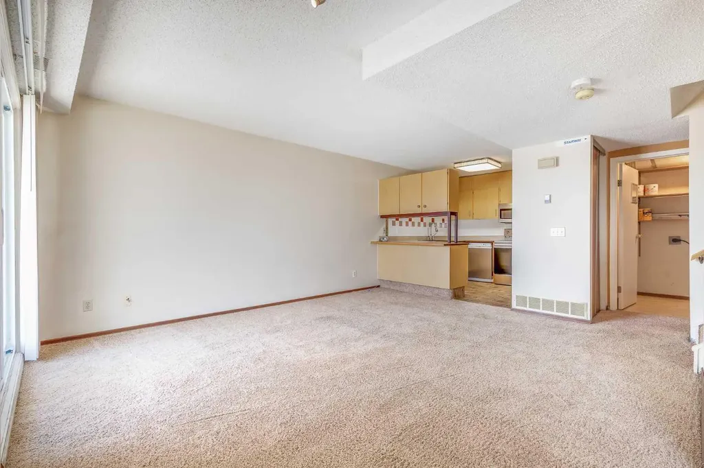 3705 Fonda Way SE Calgary AB T2A 6G9