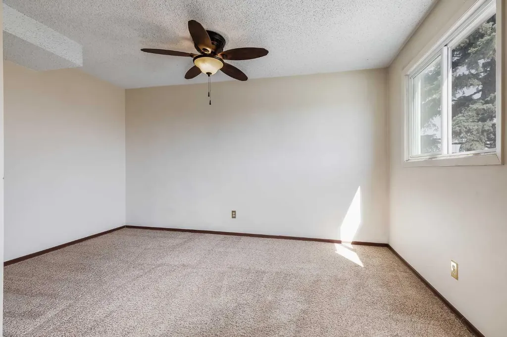 3705 Fonda Way SE Calgary AB T2A 6G9