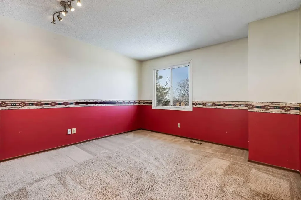 3705 Fonda Way SE Calgary AB T2A 6G9