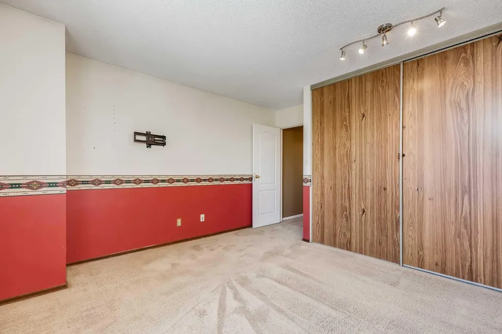 3705 Fonda Way SE Calgary AB T2A 6G9