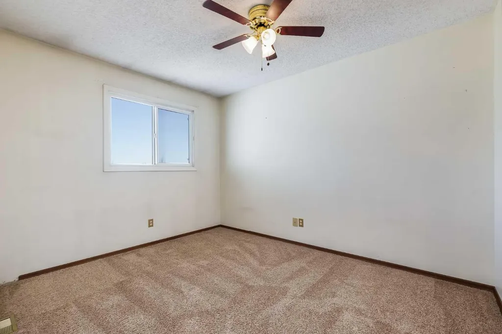 3705 Fonda Way SE Calgary AB T2A 6G9